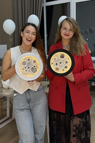 Светящаяся луна (светильник) структурной пастой